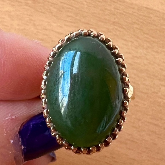 VINTAGE 10K YELLOW GOLD BIG OVAL GREEN NEPHRITE JADE JADEITE RING SOLID HEAVY